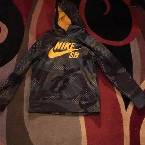 Nike SB Camo Hoodie Youth Medium Sweat Shirt